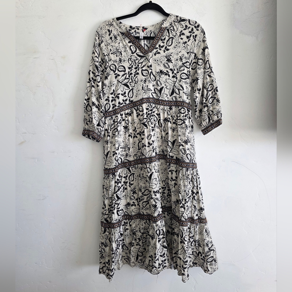Lapis Black and White Patterned Long Sleeve Dress